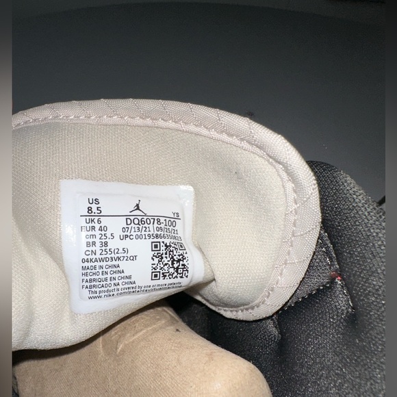 Selling my Jordan Collection!!
(All authentic, serious buyers only please) 😊 - Picture 4 of 4